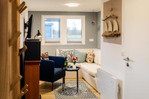 Prima Camping Resort Boddenblick -Stellplätze-Schlaffässer-Tiny Houses in Ostsee Nähe