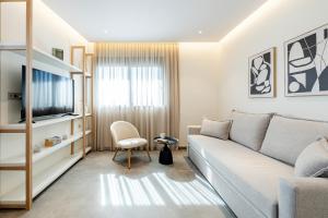 Raise Se7en Apartments