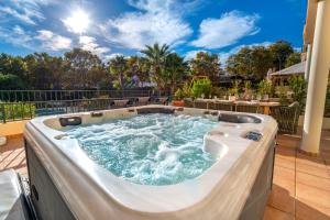 Place in the sun - Free out door Jacuzzi - BY BEDZY