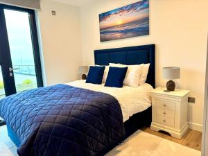 Harbour View - Steps From The Sea - Balcony - Parking