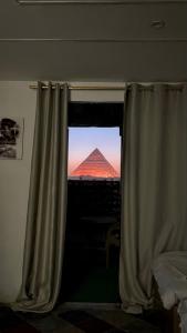 boulevard Pyramids view inn