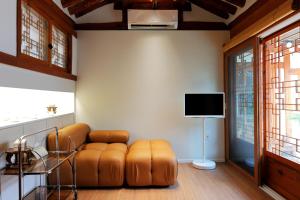 Premium Design Hanok Ubojae 牛步齋 Slow Walk in Bukchon