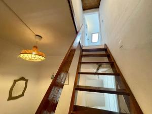 Central 3 rooms apartment 5 minutes away meter station