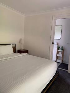 Govetts Leap lookout cottage with sauna