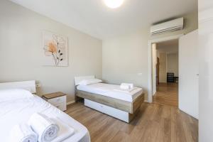 Skai Apartment by Kondo Stays