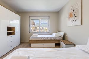 Skai Apartment by Kondo Stays