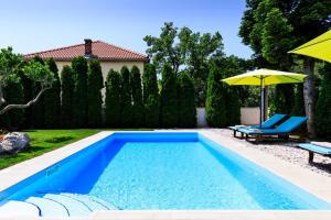 Sele by Vintage Travel