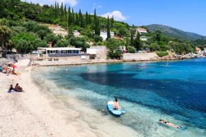 Ivana by Vintage Travel