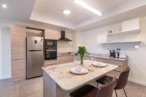 Capital M Blue Saphire Line 1 Bed by YourHost