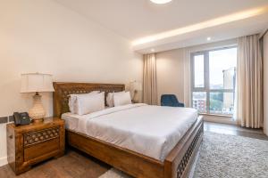 Capital M Blue Saphire Line 1 Bed by YourHost