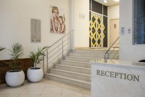 Capital M Blue Saphire Line 1 Bed by YourHost