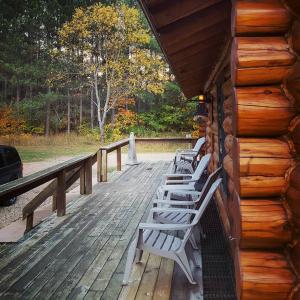 Superb Log Cabin Rental for Groups near Munising and Pictured Rocks National Lakeshore, Michigan