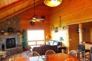Lovely Lakeside Suite Rental on Eco-Friendly Ranch near Lincoln, Nebraska