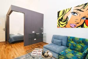 Central & Colorful apartment