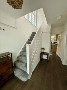 Contractors - Families - FREE Parking - QMC