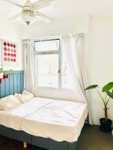 Apartment with fireplace and super view