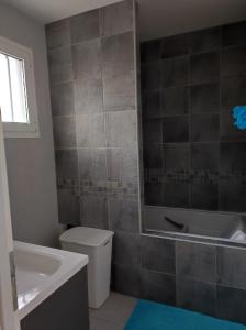 Maison cosy pour famille - groupe proche toutes commodités