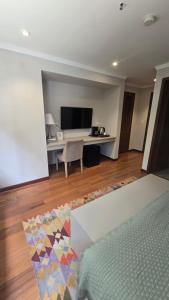 Modern Comfort in the Heart of Zona G 202