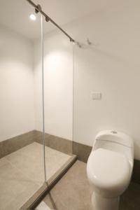 Modern Comfort in the Heart of Zona G 202