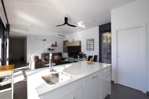 Villa Levante, Modern Costa Blanca villa with pool and sunny terrace