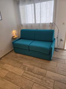 Studio climatisé 50 m.du port