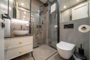 1 Bedroom Apartment next to Gediminas Avenue by Reside Baltic