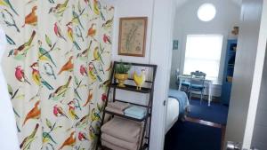 Serene Tiny House with a Big Charm for Glamping in Virginia