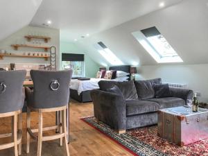 The Apartment - Uk47181