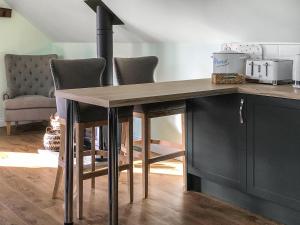 The Apartment - Uk47181