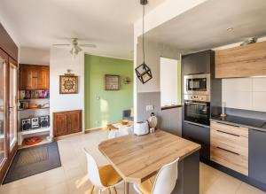 Sant Pere Playa, cosy family house