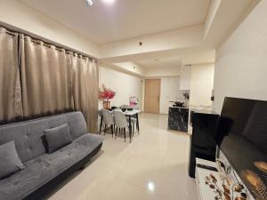 Apart Cozy and Relax 2BR at Meikarta by LS