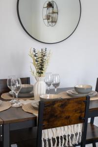 Comfortable Home Near Supermarket with Parking & Garden