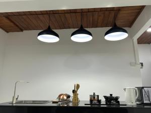 Apartment W Kitchen 5 Mins Beach 20 Mins Airport