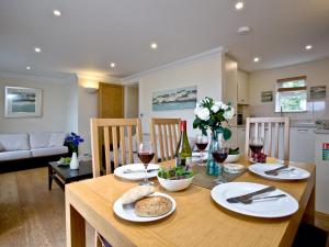 The Cottage - Goodrington Lodge