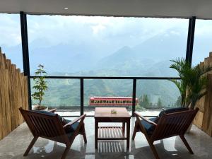 Lá Đỏ 2 Homestay & Coffee