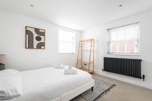 Athera - Queens Park Kensal Rise Stylish Two Bedroom apartment wt Terrace