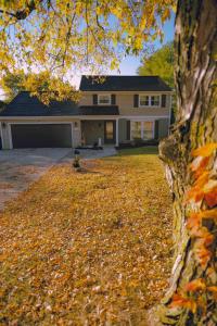 [4-BRSleeps 12] Family & Friends Home in Indiana