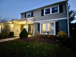 [4-BRSleeps 12] Family & Friends Home in Indiana