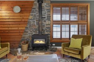 Bedford Beauty Stylish Retro Family Home with office