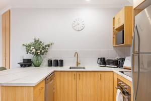 Adelaide Hills View Retreat