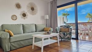 Strelitzia Apartment - ocean view & heated pool