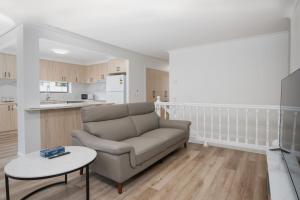 Spacious 4BR Family Home Near Garden City