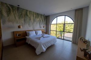 Balangan 4 bedrooms with rooftop and Jacuzzi