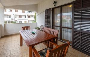 Cozy Apartment In Porec