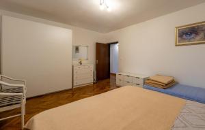 Beautiful Apartment In Porec With Wifi