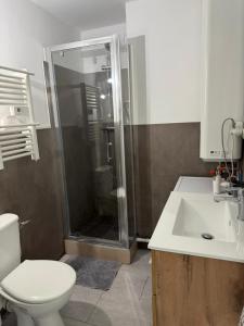 River City - Joli 2 pièces, étage élevé, vue sur port et mer, calme et proche des plages