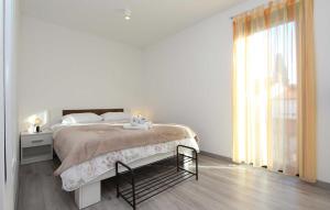 Amazing Apartment In Rovinj With Lake View