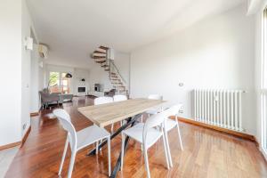 Panoramic penthouse with terrace in Milan