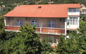 Amazing Apartment In Banjol With Wifi