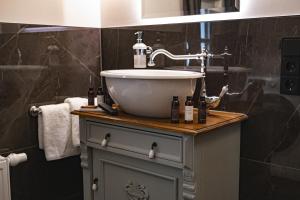 Löw Chalet Suite 1 in the Heart of Kitzbühel by 360 Estates